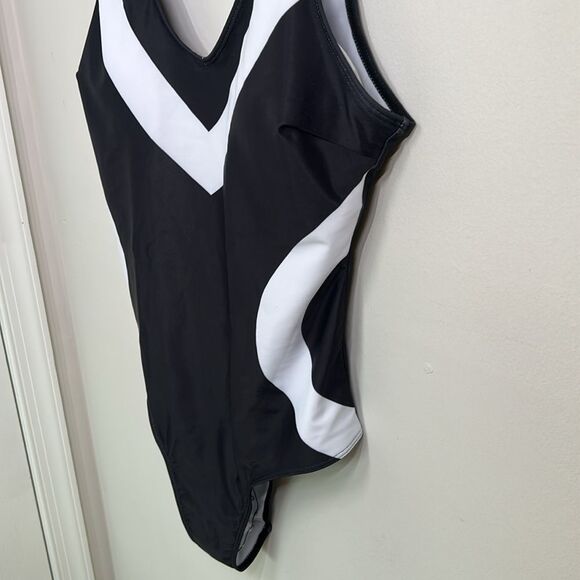 New Black and White One-Piece Illusion Slimming Swimsuit XL - Picture 2 of 10